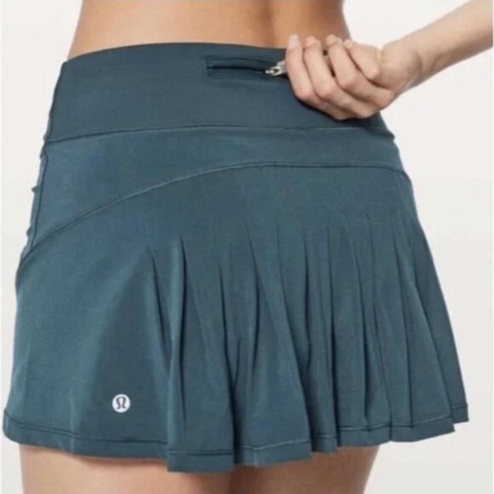 Lululemon circuit breaker Skort Size 8